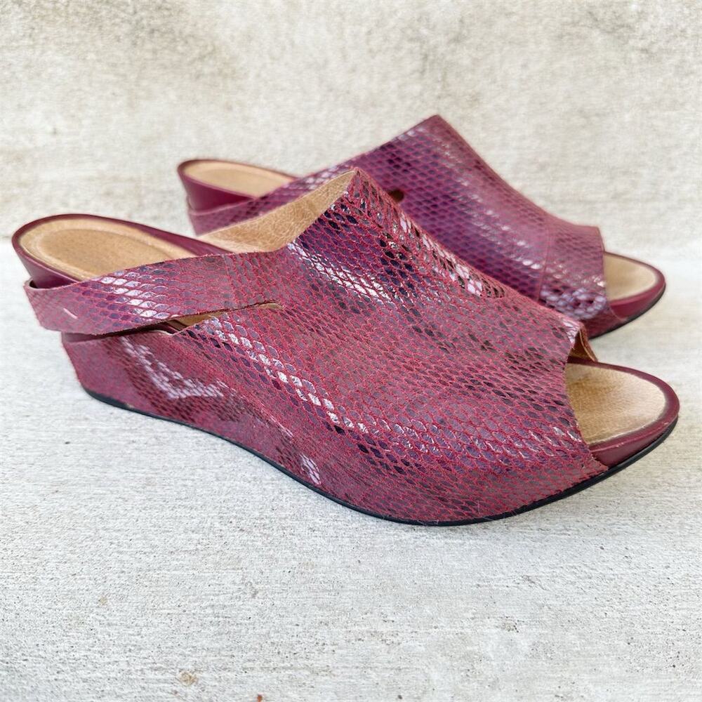 Tsubo Ovid Snake Print Wedge Platform Mules Size 8.5 Burgundy Purple Reptile - Picture 11 of 11